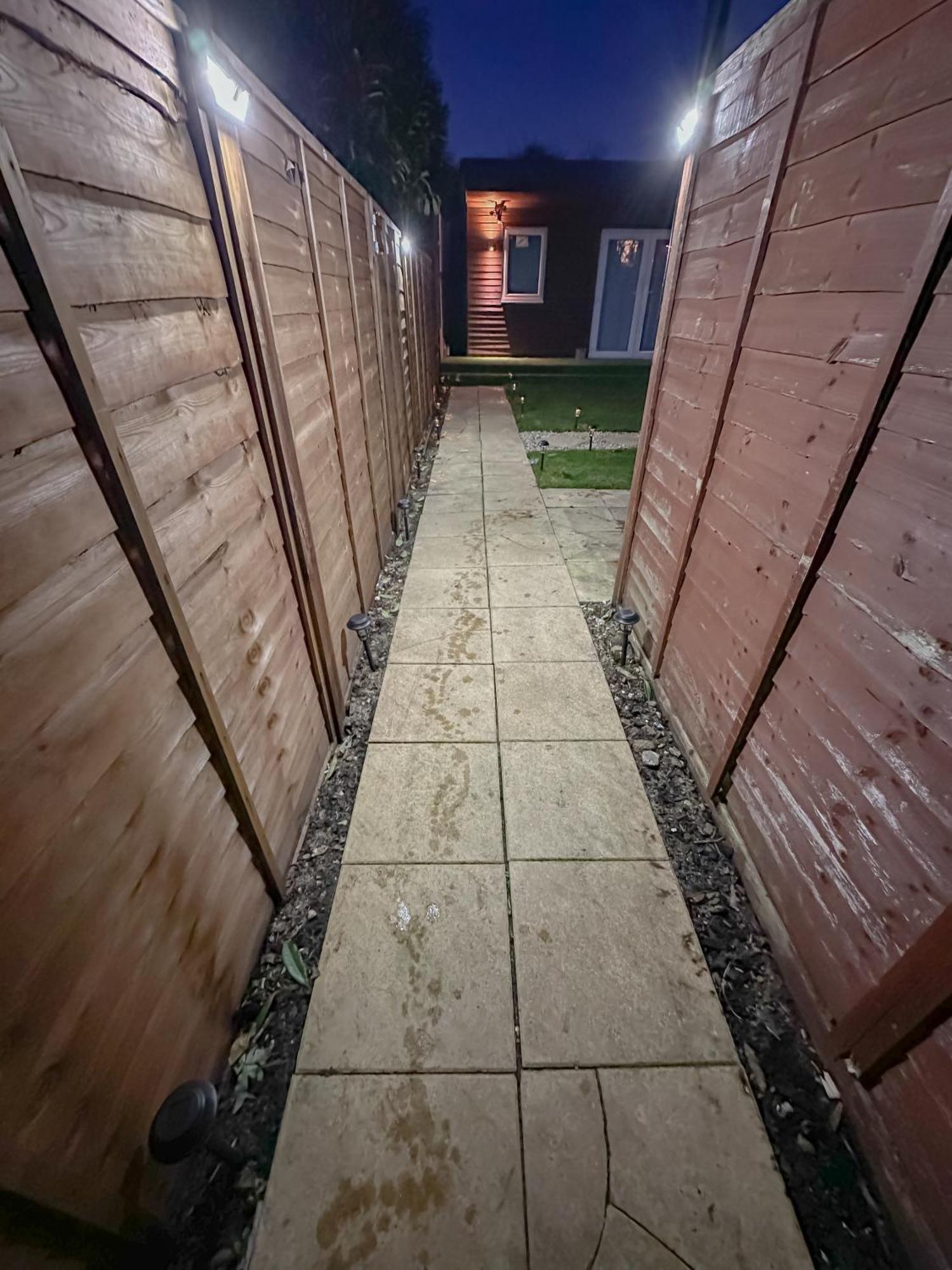 Stunning Studio Garden House - Free Wifi & Parking Hendon Exterior foto